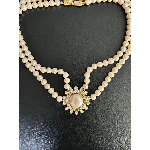 Money Double Strand Pearl Necklace - Picture 2 of 10